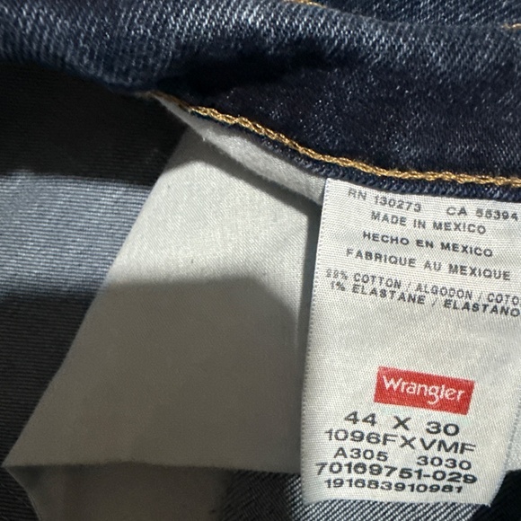 Like new Wrangler Men’s Jeans, 44x30, non smoking home - Picture 2 of 3